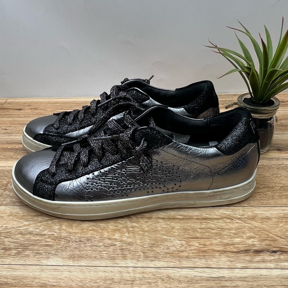 P448 John Metallic Leather Sneaker sz 10 - Picture 4 of 12